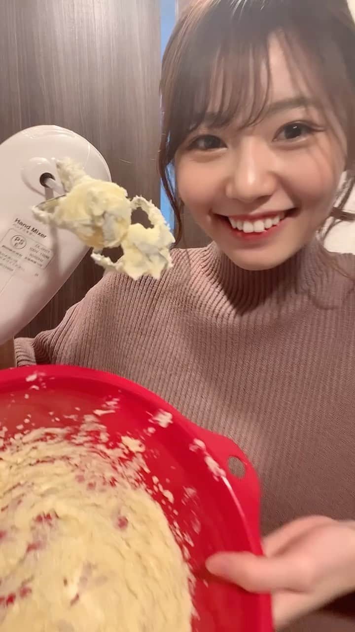 杉浦みずきのインスタグラム：「. バレンタイン作ったよ〜😋💗🍪 友達と大量のクッキー作りました！ いる人〜✋ ・ ・ #バレンタイン　#手作りバレンタイン　#おうちバレンタイン　#バレンタインレシピ　#バレンタインデー　#バレンタインチョコ　#手作りクッキー」