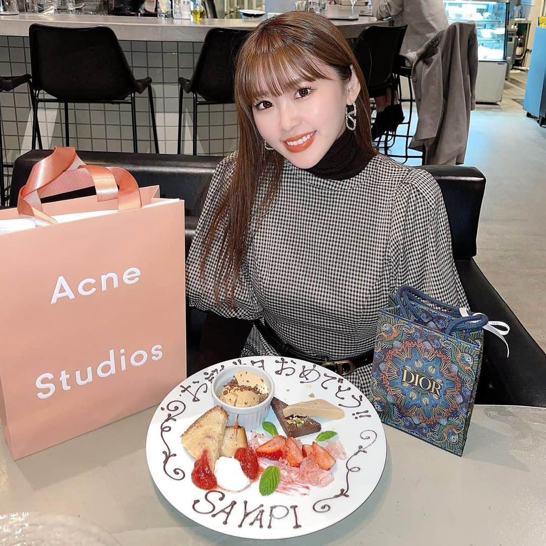 藤川沙弥のインスタグラム：「𓂂◌𓂃♡ˎˊ˗﻿ ﻿ 本当にいつもお世話になってる方達🥲❤︎﻿ 一緒にいると毎回楽しすぎる時間になる🥺﻿ ありがとうございます💕💕 だいすき･･･❤️❤️❤️﻿ ﻿」