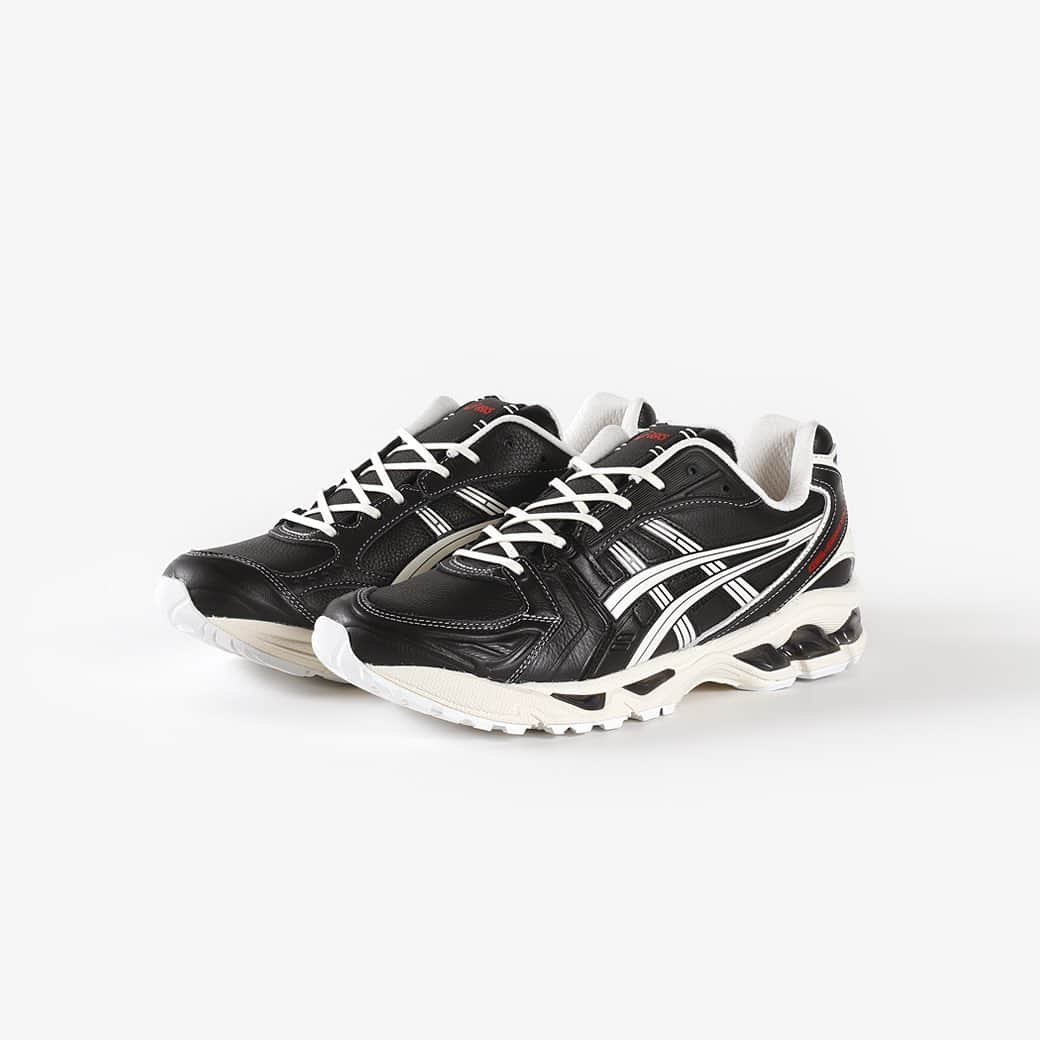 KICKS LAB. [ Tokyo/Japan ]のインスタグラム：「ASICS SPORTSTYLE l "GEL-KAYANO 14 MONOZUKURI PACK" Black/Cream l GEL-KAYANO TRAINER 21 MONOZUKURI PACK" Birch/White l Available on the February 12th in Store and Online Store. #KICKSLAB #キックスラボ」