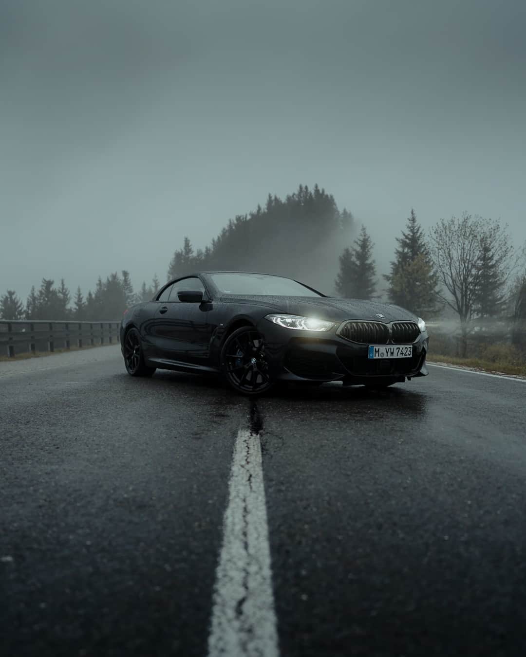 BMWのインスタグラム：「No rain, no gain. The BMW 8 Series Convertible.  #THE8 #BMW #8Series @samoetiker」