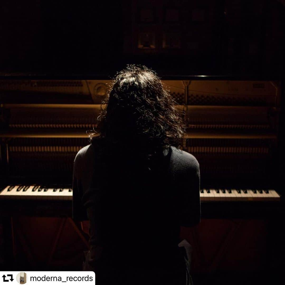 小瀬村晶のインスタグラム：「I picked up beautiful new pieces I love 🦋 #repost @moderna_records ・・・ We're delighted to welcome pianist, composer and label founder (@schole_records) @akirakosemura as this entry's guest curator on our @spotify playlist 'Piano Shapes'. He's put together a wonderful selection of pieces, including numbers by @sophiehutchingsmusic @timlinghaus @listentolambert @dominique_charpentier @elliottjacquesmusic @phamiltonmusic @andreaviscardi.music @stephanmoccio and @jacobdavidmusic • Be sure to give it a listen 🙂 (link in bio)」