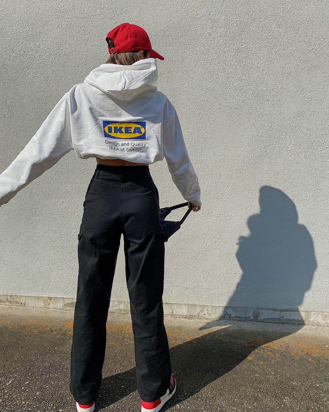 MIYAのインスタグラム：「Rework ✂︎ from @IKEA 💛💙﻿ ﻿ ﻿ #ikea #sweatshirts #rework #ootd #outfit #fashion #miyastyle #coordinate #🇸🇪 #adika #adikastyle #adikagirls」