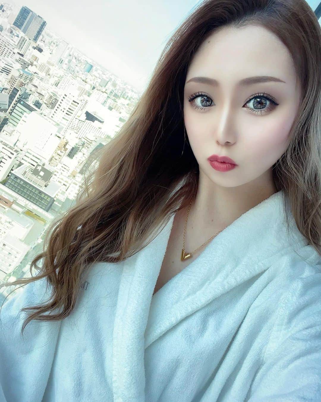 HIMEKAのインスタグラム：「. . everyday many many happy👱🏻‍♀️❤️ . . #エブリデイメニメニハッピー」