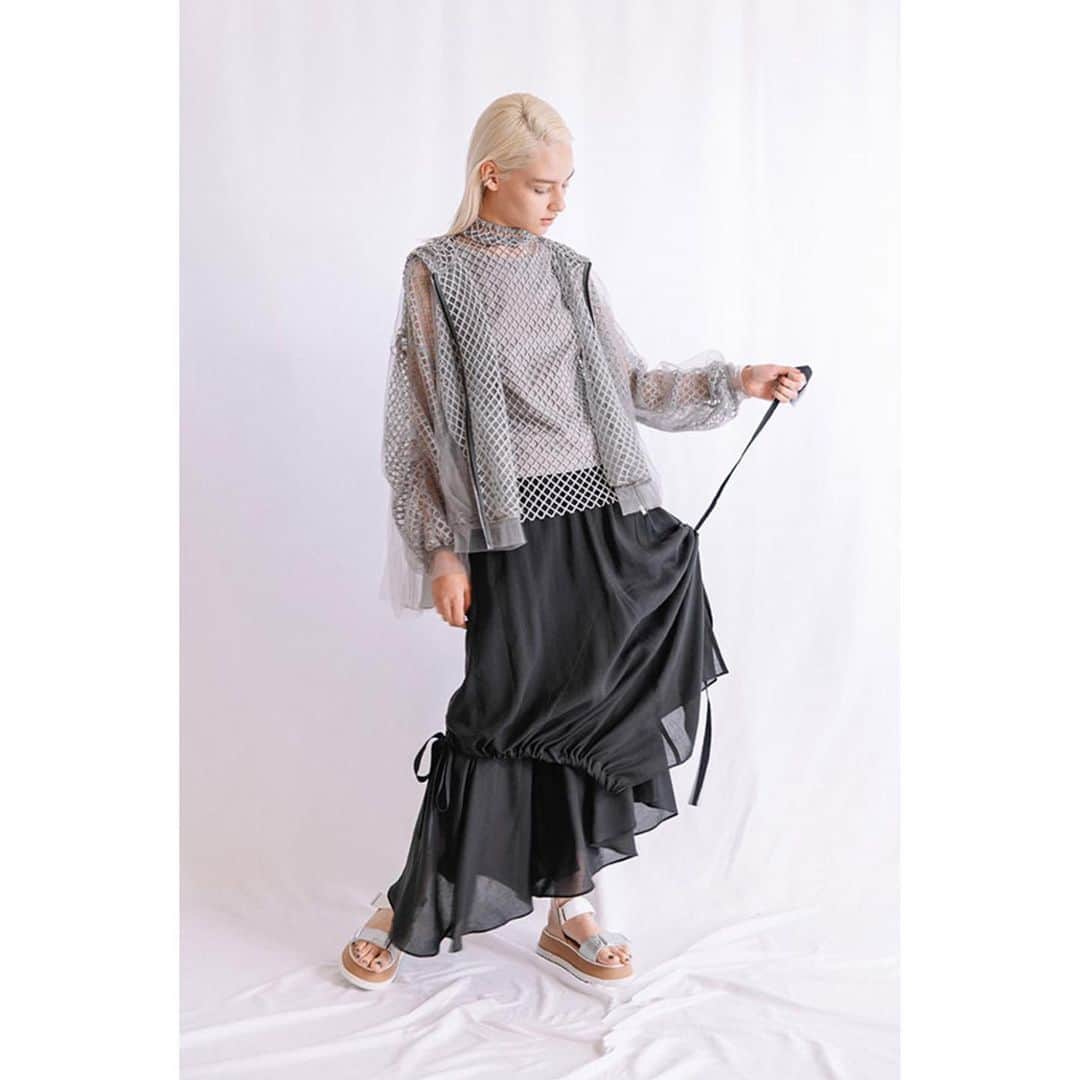 AULA AILAのインスタグラム：「【2021 HIGH SUMMER COLLECTION】  BACK PLEATED MESH HOODIE OFF WHITE/ GRAY/ BLACK SIZE:0 ￥19,000  HIGH NECK MESH PULLOVER OFF WHITE/ GRAY/ BLACK SIZE:0 ￥13,000  DRAWSTRING FLARE SKIRT OFF WHITE/ BLACK /BLUE SIZE:0 ￥18,000  ✔️OFFICIAL WEB STOREにて、先行予約会を開催中！ 期間中ご予約いただいたお客様に、ポイント20倍をプレゼントいたします。  是非ご覧くださいませ。」