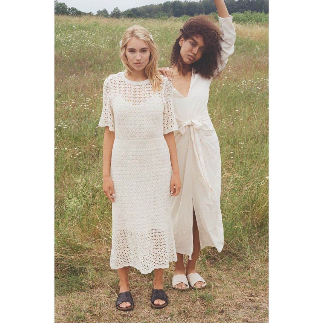 テーリポルキのインスタグラム：「The first drop of SS21 "Salute Sisterhood" Collection is out and available both online and in our store now! The collection was inspired by sisterhood and shot by our talented team:  Photo: @ksensatious Models: @anelianicole & @lieenee Style: @dariavontri  Thank you 🤍 . . . #TERHIPÖLKKI #terhipölkkistore #finnishdesign #sustainable #footwear #shoes #newarrivals #ss21 #sandals」