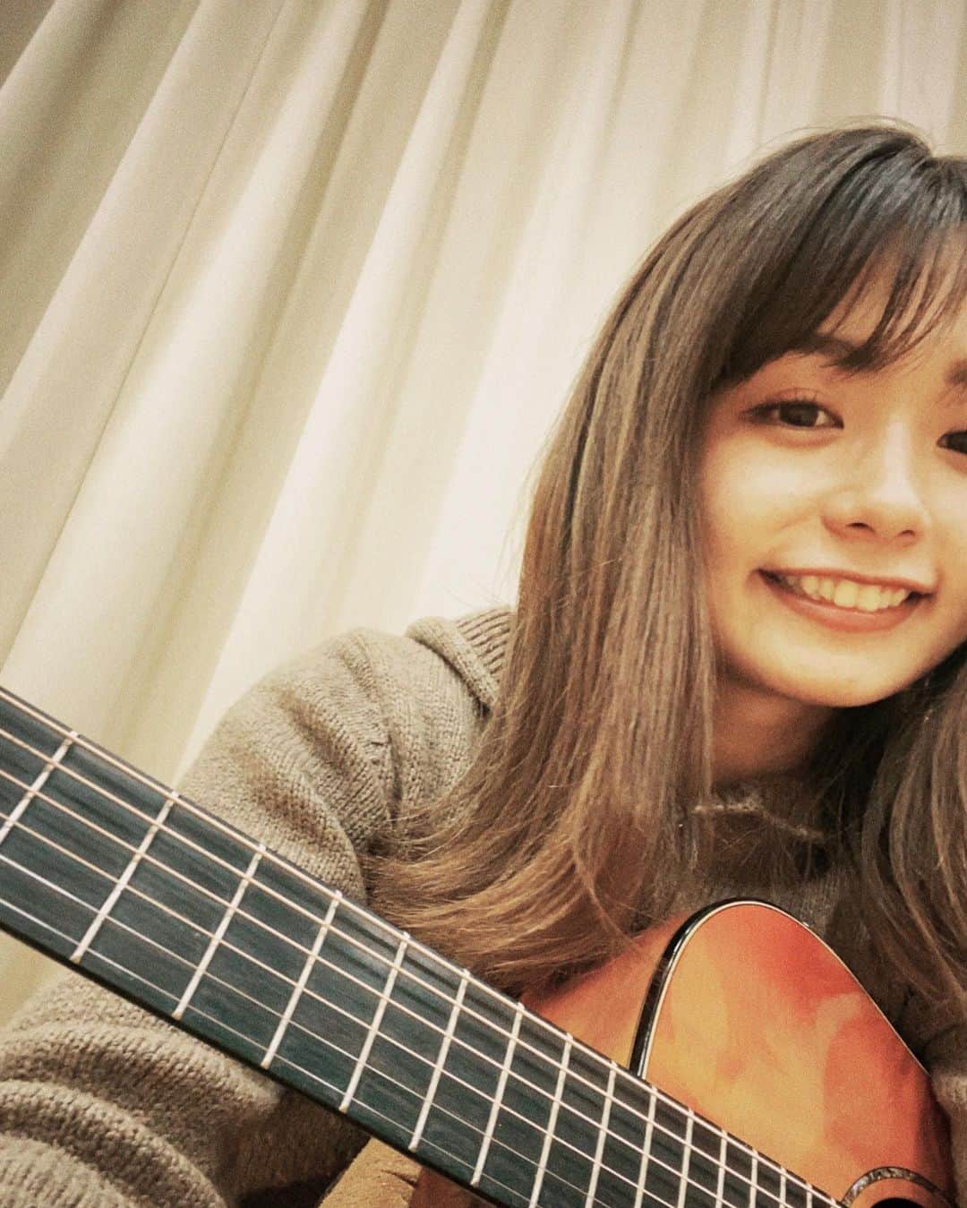 足立佳奈のインスタグラム：「わっくわくしてる。♡ ついに明日からツアーはじまるんよっ。　　　  #ツアー初日は北海道」