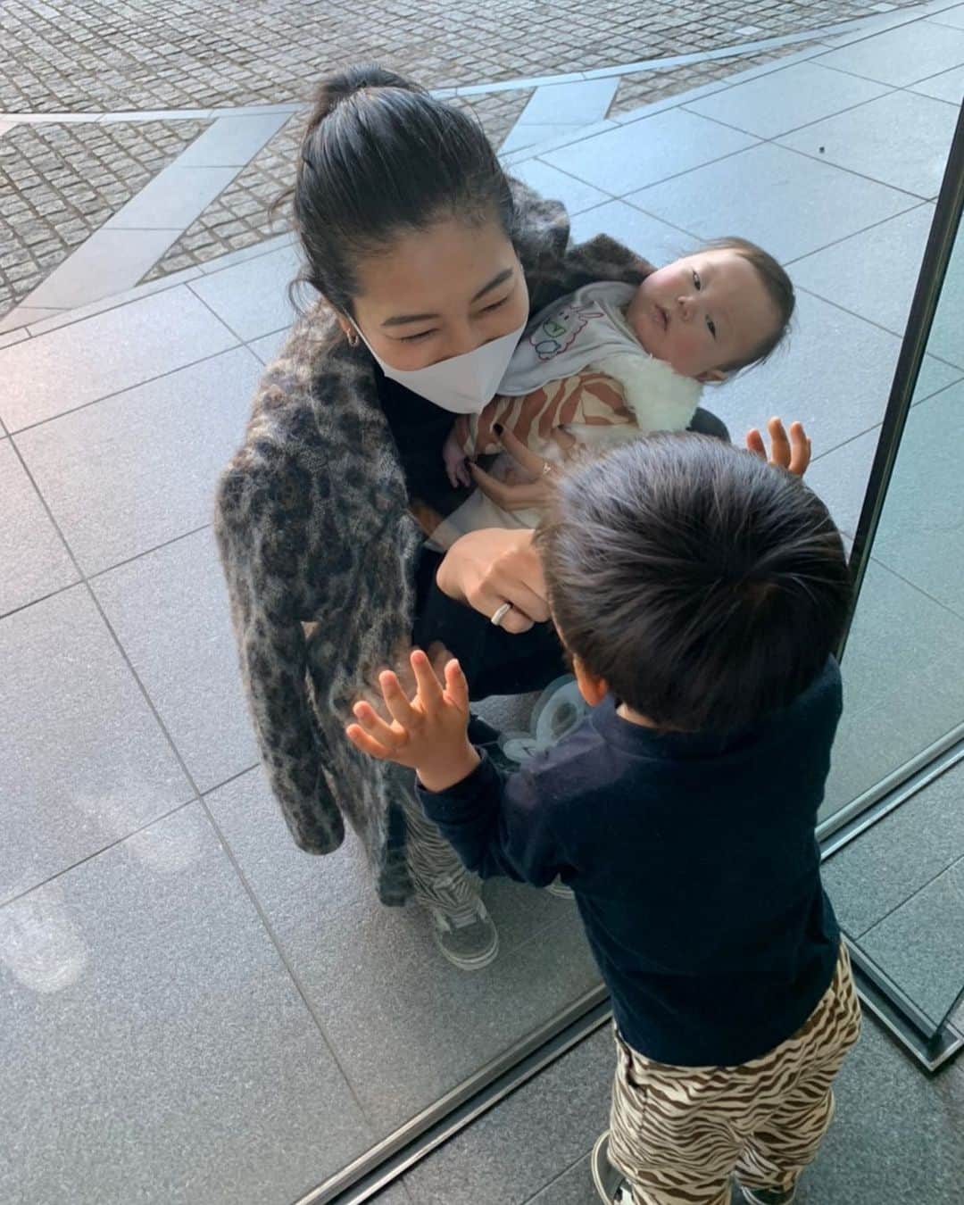 那須ミラノのインスタグラム：「✋🏻🤚🏻💕」