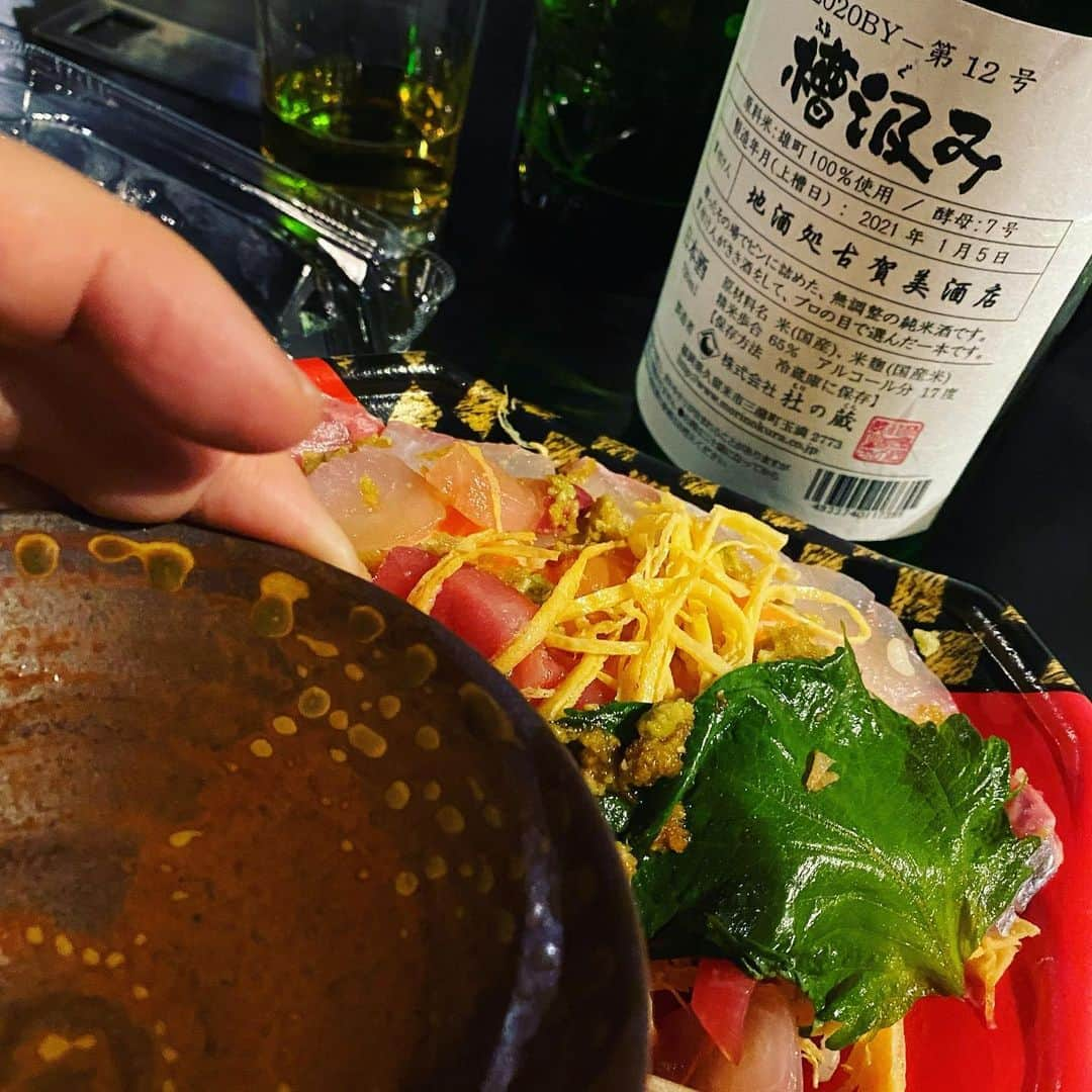 TOGGYさんのインスタグラム写真 - (TOGGYInstagram)「搾りたて「槽汲み」と生山葵で呑ってます。  今宵はZOOM飲みならぬ Clubhouse飲みを開催してみます🍶」2月11日 19時49分 - dj_toggy