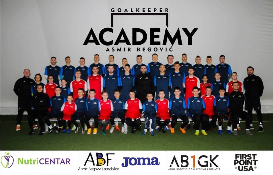 アスミル・ベゴヴィッチさんのインスタグラム写真 - (アスミル・ベゴヴィッチInstagram)「@abgkacademy 🆎⚽️」2月11日 19時56分 - asmir1