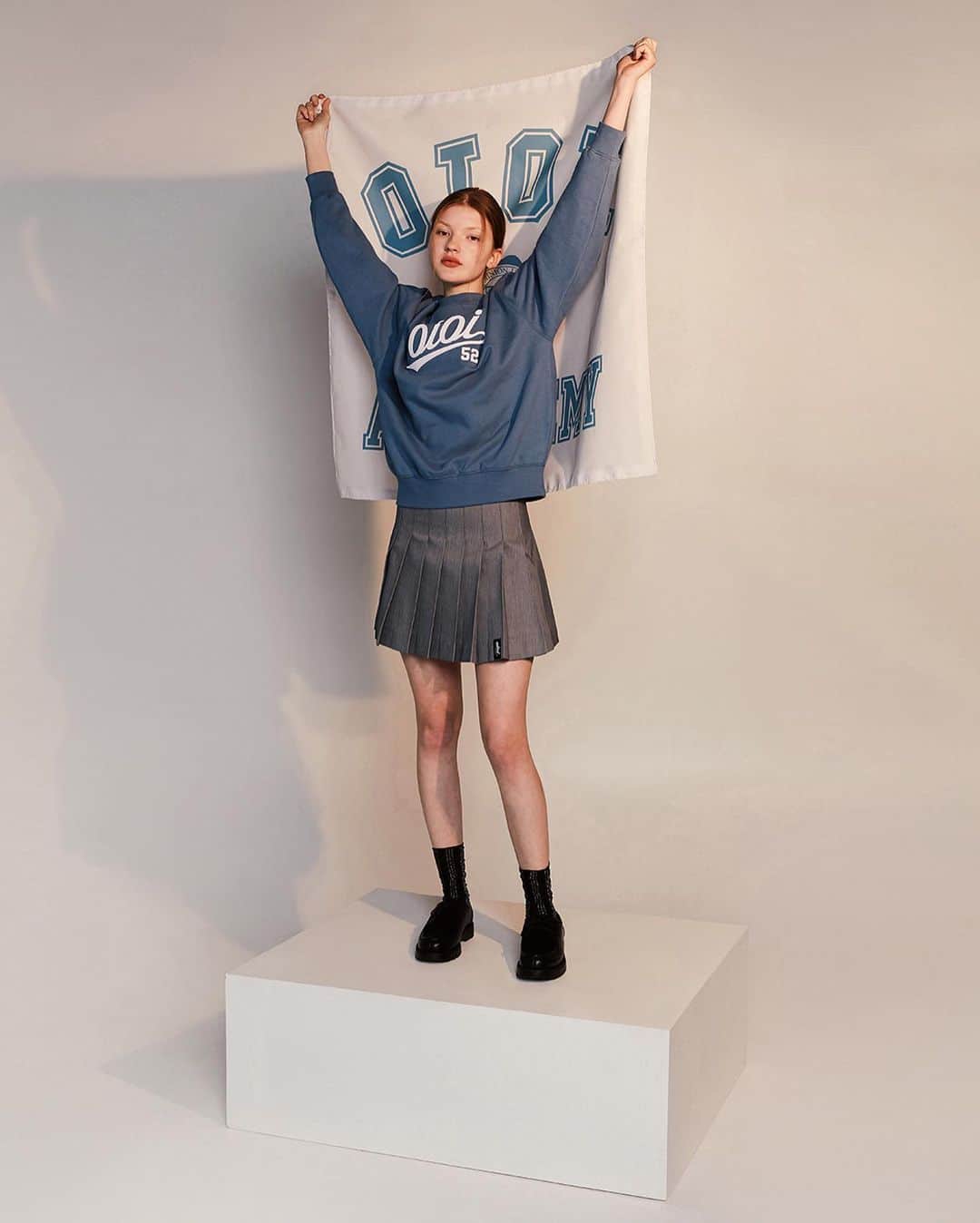 Second Brand Of O!Oiのインスタグラム：「LOOKBOOK⛳️ 5252 BY O!Oi 21 SPRING   2/8 (MON) - 2/14 (SUN) ONLINE STORE 21 SPRING 10% OFF  ✔️공식몰에서 21 SPRING 신상품 7만원 이상 구매시 O!Oi 양말이 포함된 스페셜 패키지를 선물로 드립니다! (한정수량)  52-52.co.kr」