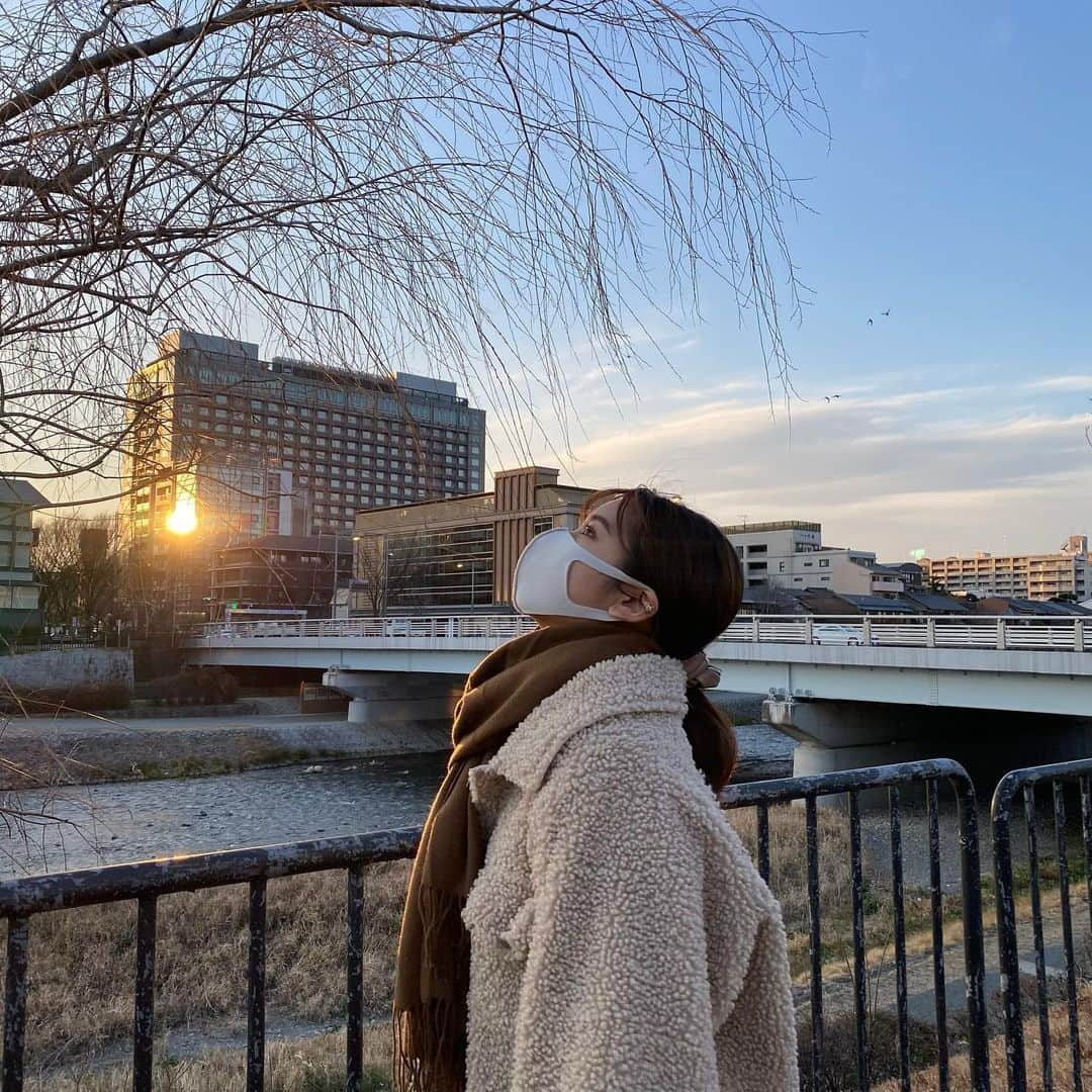 山尾梨奈さんのインスタグラム写真 - (山尾梨奈Instagram)「〻 夕陽って毎日あるのにたまにしか見れない…大好き」2月11日 20時03分 - yamarina_1210