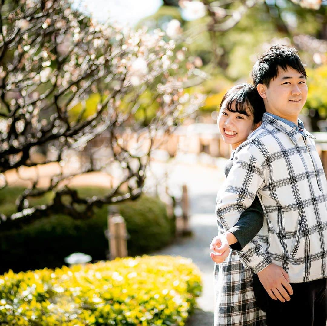 八芳園さんのインスタグラム写真 - (八芳園Instagram)「季節が移ろう日本庭園で、 いましかない瞬間を残しませんか。 . 八芳園のフォトチーム「ar photo」では、 ウエディングやロケーションフォトをはじめ .  お食い初めや、入学式 卒業式などの ご家族のストーリーを残す ファミリーフォトの撮影も行なっております。 .  四季とともに移り変わる庭園は、 二度と同じ顔を見せません。 .  人生の大切な瞬間も一度きり。 .  皆さまの幸せなお時間を、 いつまでも思い返していただくため。  . プロのカメラマンが形に残します。 . @arphoto_happoen  . ■プラン詳細はこちらより https://www.ar-photo.jp/ . . #八芳園 #日本庭園 #結婚式場 . #八芳園花嫁 #大人婚 #式場探し #東京花嫁 #関東花嫁#2021春婚#2021夏婚 #プレ花嫁さんと繋がりたい #和装結婚式 #2021bride #2021wedding #weddingphoto . #ファミリーフォト #卒業式 #記念写真 #お食い初め #入学式 . #東京カメラ部 #写真好きな人と繋がりたい #その瞬間に物語を . #japanesegarden #japan_of_insta #jp_mood #jp_views #ig_japan」2月11日 20時11分 - happoen