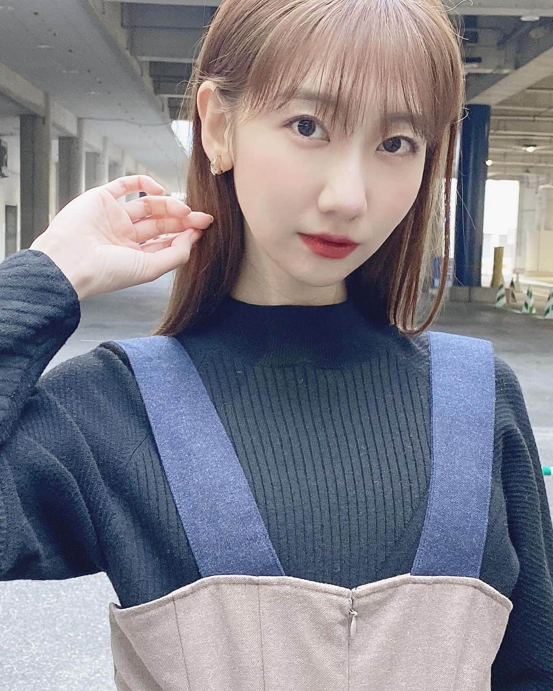 柏木由紀さんのインスタグラム写真 - (柏木由紀Instagram)「𓂃𓈒𓏸 本日の私服です🦔🏷  今日は珍しくリップの色はっきり💄 (@epineofficial)  そしてなぜかこの歳になってこの形のお洋服に ハマりました。 ほんの少しだけ若く見える気がします。  #redyazel #elendeek #私服」2月11日 20時13分 - yukikashiwagi_official