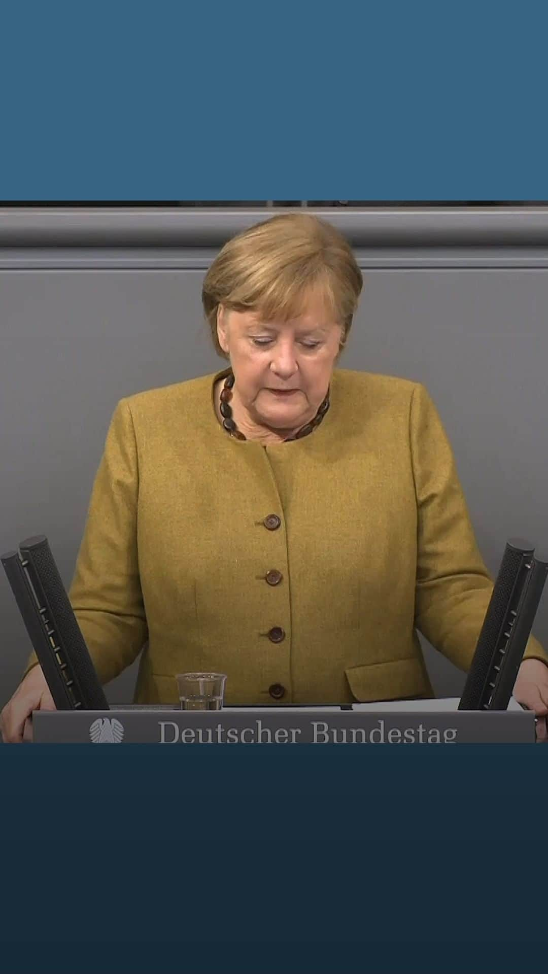 アンゲラ・メルケルのインスタグラム：「Dieser Winter ist hart – aber wir haben unser Ziel immer klarer vor Augen. Wir müssen ausdauernd und geduldig sein. Ich weiß, dass das keine leichte Bitte ist. Wir können es gemeinsam schaffen, diese Pandemie zu besiegen, so Kanzlerin Merkel in ihrer heutigen Regierungserklärung im Bundestag.  --- This winter is hard - but we have our goal clearer and clearer. We have to be persistent and patient. I know this is not an easy request. Together, we can manage to defeat this pandemic, Chancellor Merkel said in her government declaration in the German parliament. . . . #Bundeskanzlerin #Kanzlerin #Merkel #Corona #Pandemie #Regierungserklärung #Politik #politics #covid_19 #Winter #Coronavirus」