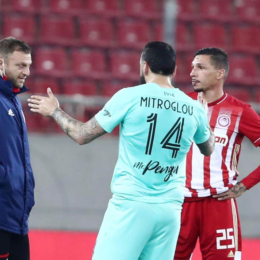 ヨゼ・ホレバスさんのインスタグラム写真 - (ヨゼ・ホレバスInstagram)「One step closer 👊🏽🔴⚪️ ! #olympiacos #greekcup #victory #win」2月11日 20時20分 - josecholevas