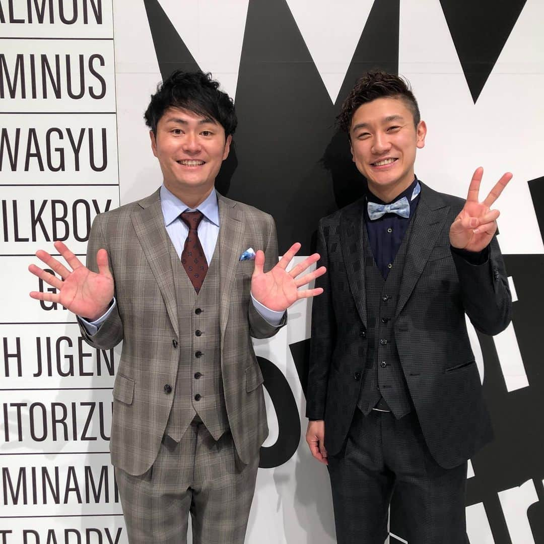 梅村賢太郎さんのインスタグラム写真 - (梅村賢太郎Instagram)「#TopofNambaGrandKagez #ラフ次元 #新衣装 #なんばグランド花月 #ロングコートダディ #堂前 #入ってきた！ #ありがとうございました」2月11日 20時21分 - rahujigenume