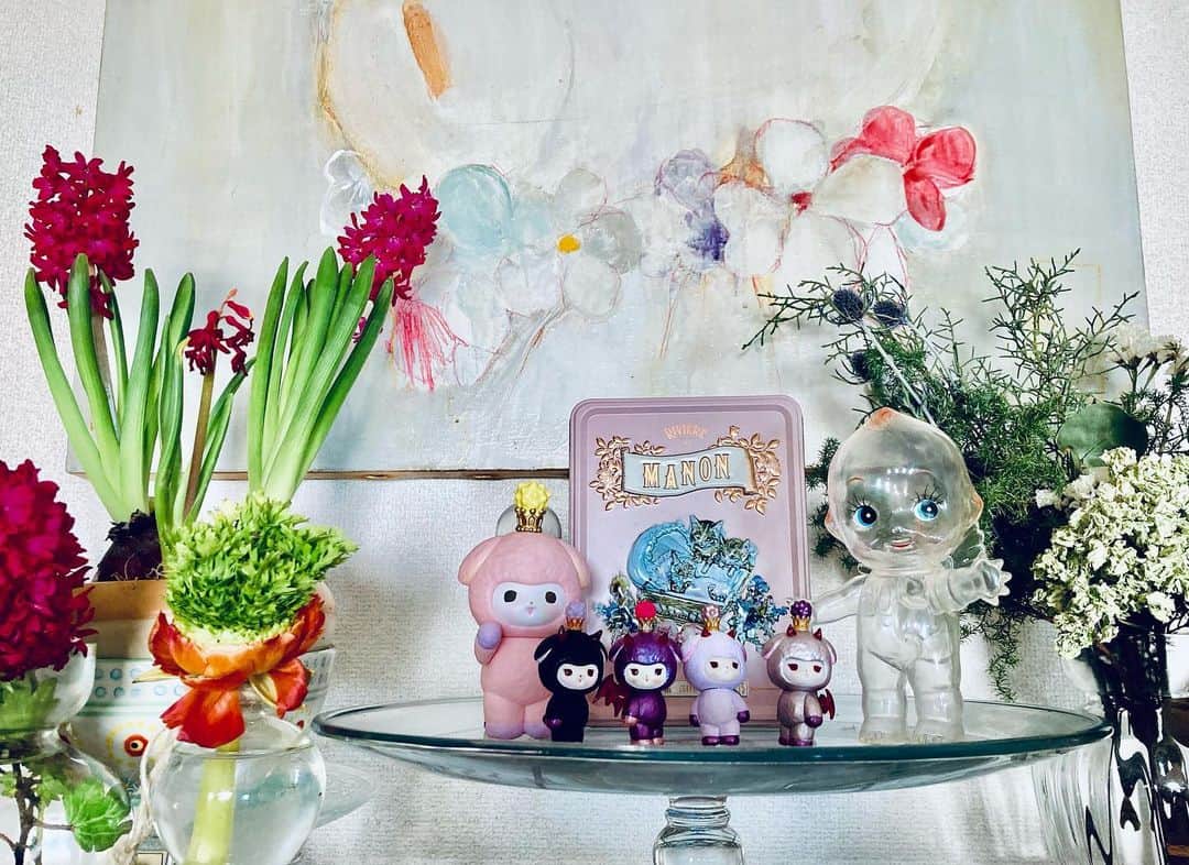 加倉井ミサイルのインスタグラム：「おはよう☀🌷🐏  #今日のミミちゃん🐏 #todaysmimi🐏 #ワルミミ #warumimi #ソフビ #sofvi #vag22  #medicomtoy #絵本  #manga #cartoon #cartoons  #painting #illustration #art #artwork #artist #picturebooks #Childrensbook #childrenbook #stuffed #softtoy #softtoys #stuffedanimals #stuffedsheep  #sheep #happy」