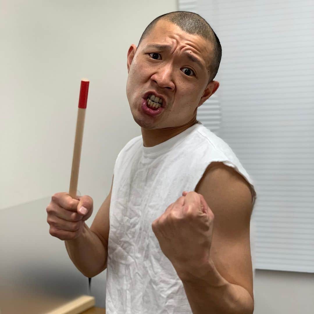 池田真一のインスタグラム：「グランドバトルありがとうございました！ 負けて悔しいですが今日はおもしろい人達が3組全て劇場メンバーになったのでとてもハッピーなバトルでした！ ピン芸人今井らいぱちここにありと言ったところでしょうか！ 次回は絶対に1位取ります！！！！」