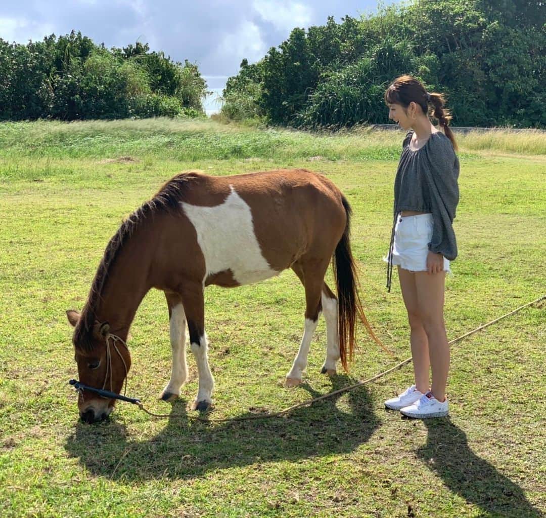 のインスタグラム：「ごきげんよう😊 しばらくすっぴんの写真しかUPしてなかったからいつかの写真😄✨  また旅行とか✈️いけるときがきますよーに💕」