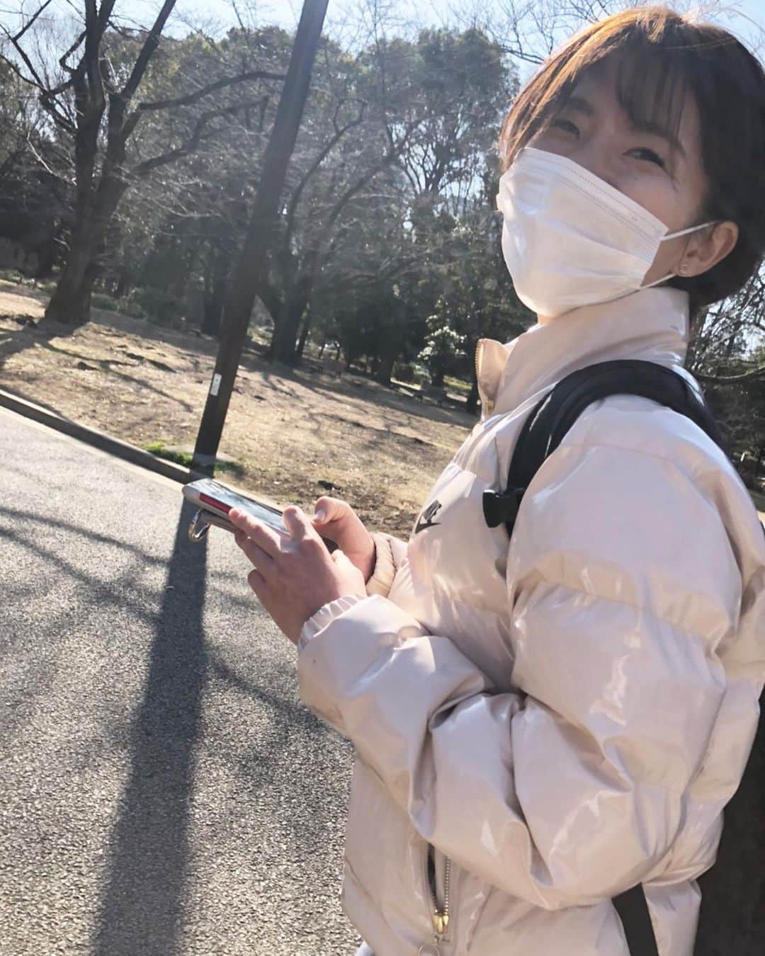 ほなみのインスタグラム：「. お天気良かったので お仕事前にモーニングして公園お散歩☺︎ . グラノーラ美味しかった♡ みんなはどんなおやすみだった？ . #風で髪がすごいことに #朝活#モーニング#path#お散歩」