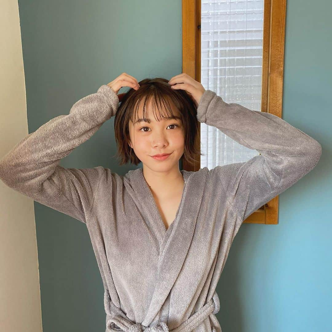 新田あゆなさんのインスタグラム写真 - (新田あゆなInstagram)「・ 前髪気に入ってるねん🥰 最近インスタサボりがちだ😱 写真撮って無さすぎて載せる写真がないんよ🥺 ・ ・ #ショートボブ #ボブ #ボブヘアー #前髪 #外ハネボブ #高校3年生 #18歳 #痩せたい #けど食べたい #ダイエット #頑張ろう」2月11日 20時37分 - ayu.3209