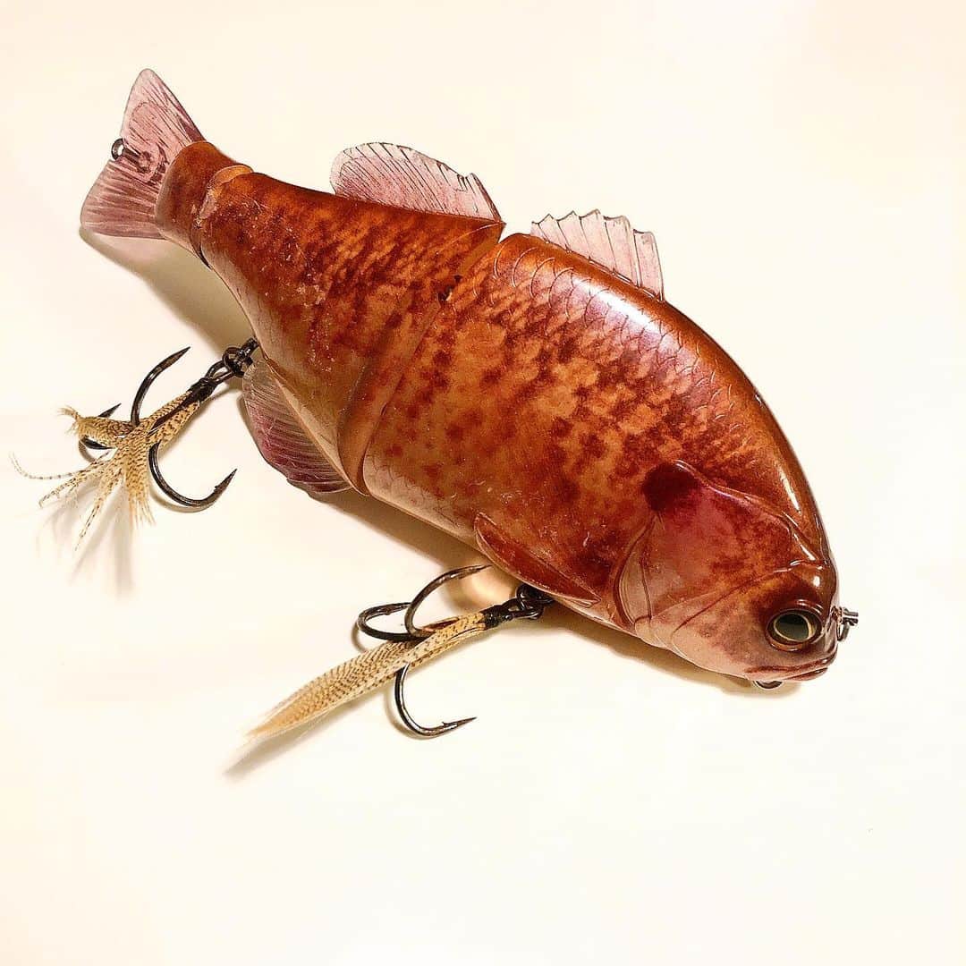 安田理大のインスタグラム：「毎週木曜日は不定期でお送りする『My Fovorite Lure』のコーナーです！ 記念すべき第一回は僕の釣りの師匠の川島勉さん( @jk_kawashima )が世に生み出したジャッカル( @jackall_jp )のガンタレルです！ 今年はこのルアーで房総で50upを釣ります🎣 　 #MyFavoriteLure #jackall #ジャッカル #川島勉 #ガンタレル」