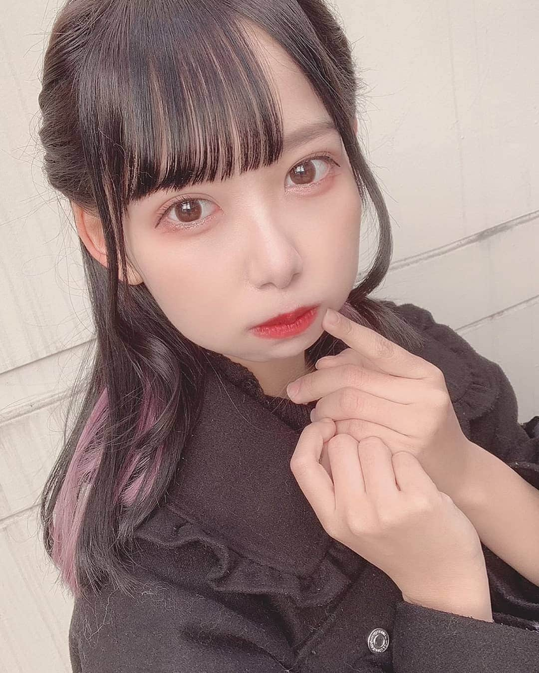 しゅがのインスタグラム：「【藍川みり©】 【//ネコプラ//】【紫担当】【Aikawa Miri】【アイドル】【2001年12月7日19歳】 いいね フォロー コメントthx((( *´꒳`* ))) アイドルカワイコばかりなので興味持ってくれたら嬉しいです😳💘 #コスメ好きな人と繋がりたい #美容師さんと繋がりたい #気軽にフォローしてください #乃木坂好きな人と繋がりたい #女子力高い人と繋がりたい #約拍 #照片 #ありよりのあり #美麗 #正妹 #個人寫真 #アイドル好きと繋がりたい #らぶりつ #清純 #自拍 #外拍 #妹妹 #いいね返し #素敵女子 #ファッション好きな人と繋がりたい #日本美女百景 #美女スタグラム #おしゃれさんと繋がりたい #女孩 #寫真好きな人と繋がりたい #美麗 #人像寫真 #可愛 #可爱 #棚拍」