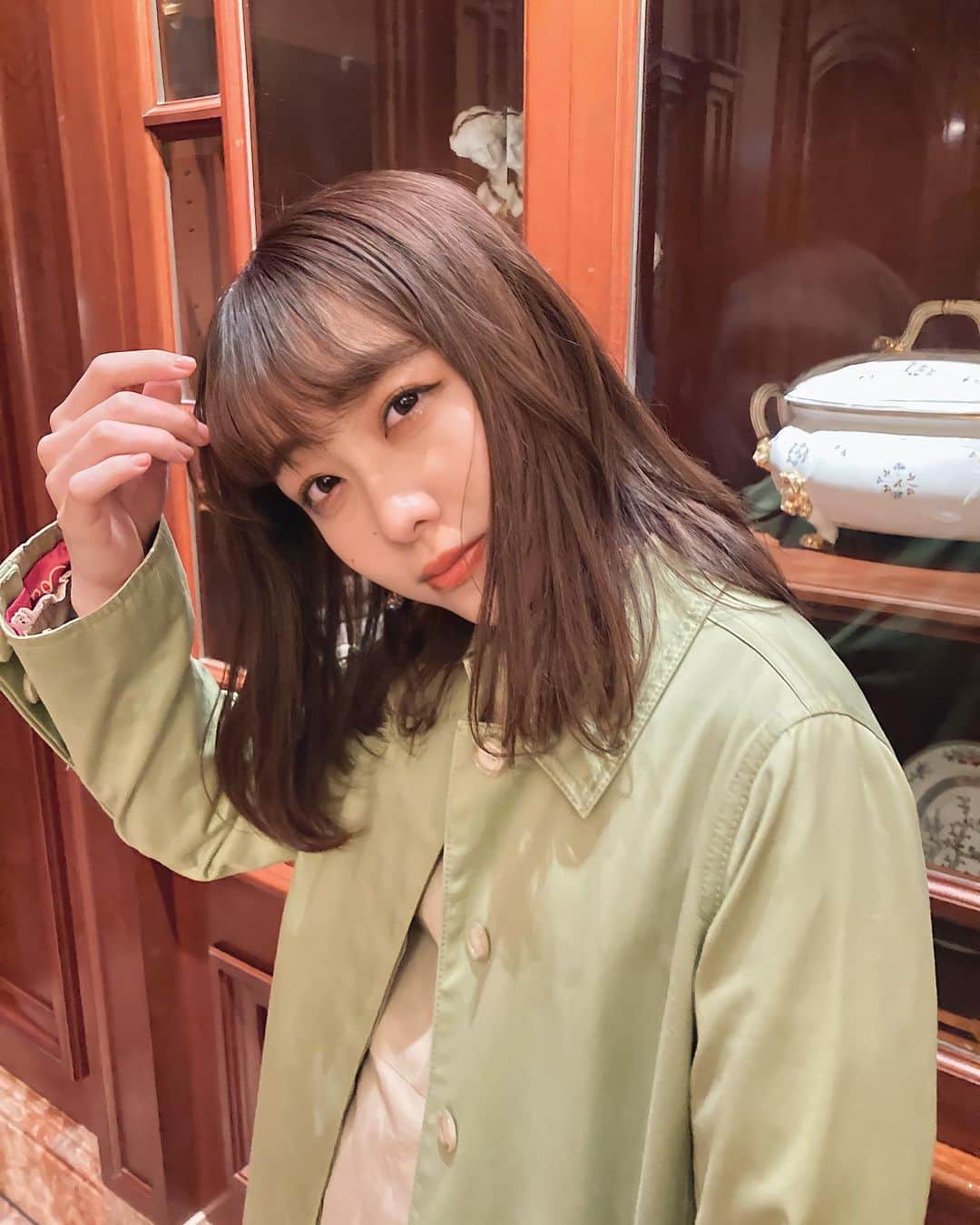 志賀可奈子さんのインスタグラム写真 - (志賀可奈子Instagram)「母のコート🧥  ついに共有できる年齢になった☺️✌︎  #coach #おさがり」2月11日 21時07分 - kanapan_ya