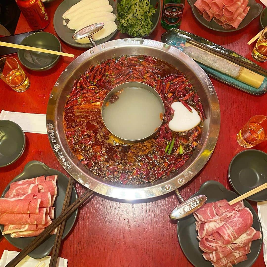 シュアン（施鈺萱）さんのインスタグラム写真 - (シュアン（施鈺萱）Instagram)「・ 除夕快樂！新年快樂！ 我在東京跟朋友聚聚吃鍋😍 大家正在吃年夜飯嗎？🥰 ・ 旧正月おめでとうございます！ 友達と鍋食べましたよ🥰 ・ #東京 #日本 #シュアン #施鈺萱」2月11日 20時59分 - ts_hsuan