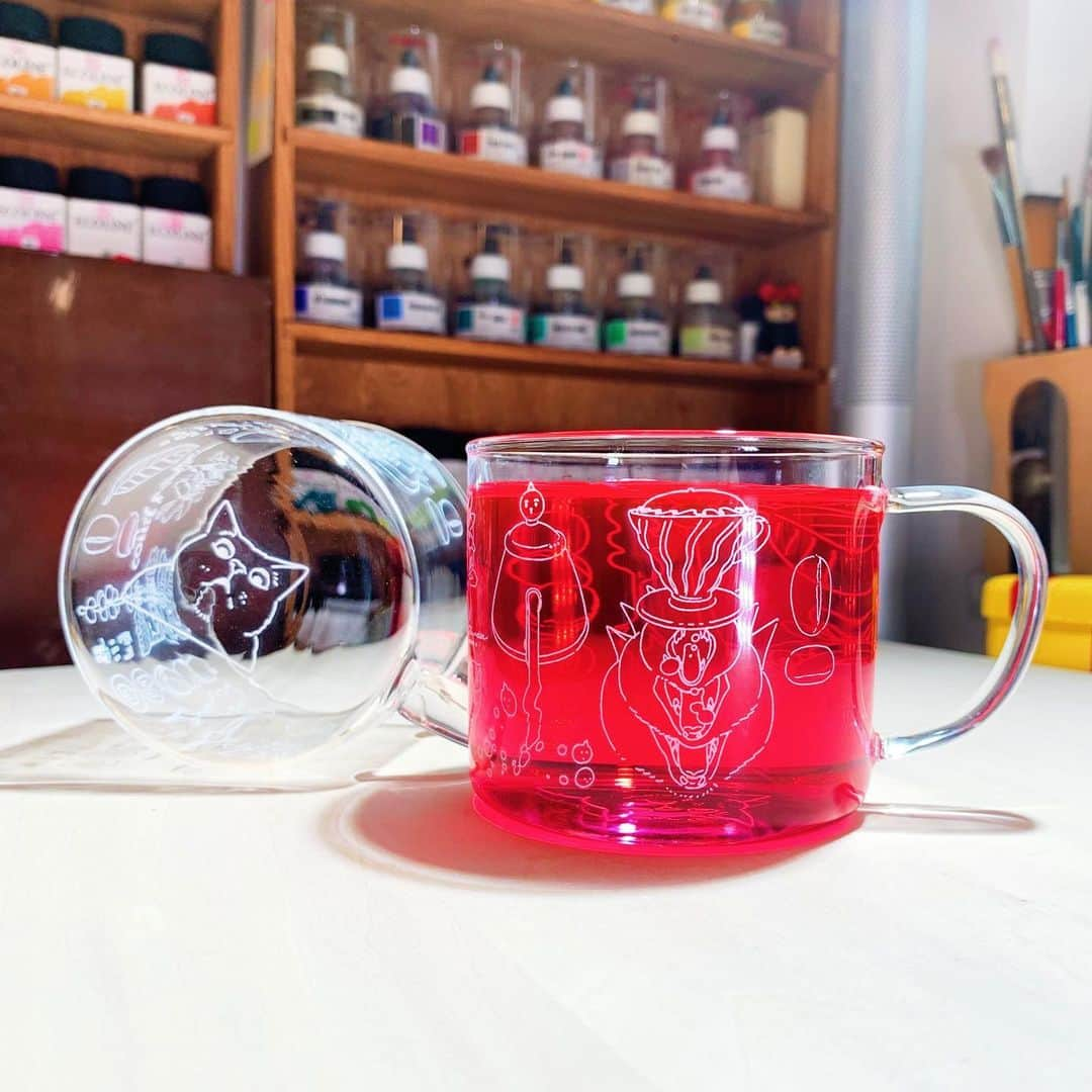 門小雷さんのインスタグラム写真 - (門小雷Instagram)「Congratulations on the @coffeeand.hk 3rd Anniversary!  <Coffee & Little Thunder 3 Anni Clear Mug>  Details/ Material: Glass Colour: Transparent Weight: 115 Grams Capacity: 350 Milliliters Dimensions: LxWxH 8.5 x 8.5 x 7 Centimetres HKD140  Available exclusively at @coffeeand.hk (*Online/ Overseas Courier service is not available at this moment)  ___________________________  Coffee & Laundry 香港中西區上環皇后街1號F地舖 (7-11旁) Shop1F, G/F, 1 Queen Street, Sheung Wan, Hong Kong  MON-FRI 0800 ~ 1700 SAT-SUN 0900 ~ 1800 ___________________________」2月11日 21時00分 - littlethunder