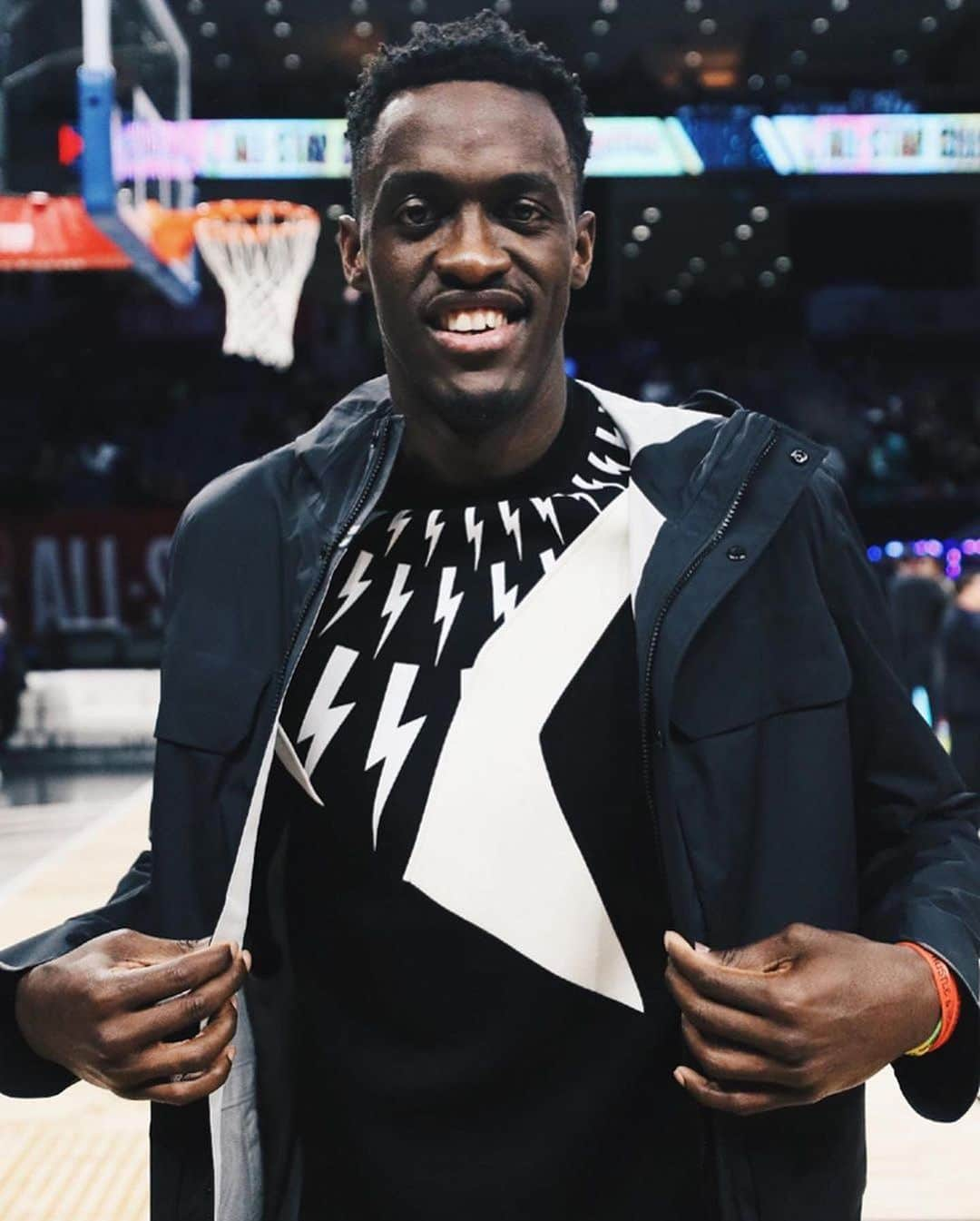 ニールバレットさんのインスタグラム写真 - (ニールバレットInstagram)「#TBT / NBA Player @pskills43 in Neil Barrett Fair-isle Bauhaus Sweatshirt at the NBA All Star Game 2020  #NeilBarrett #DressedinNeilBarrett #NBFriends #NBA #NBAAllstar #Raptors」2月11日 21時01分 - neilbarrett