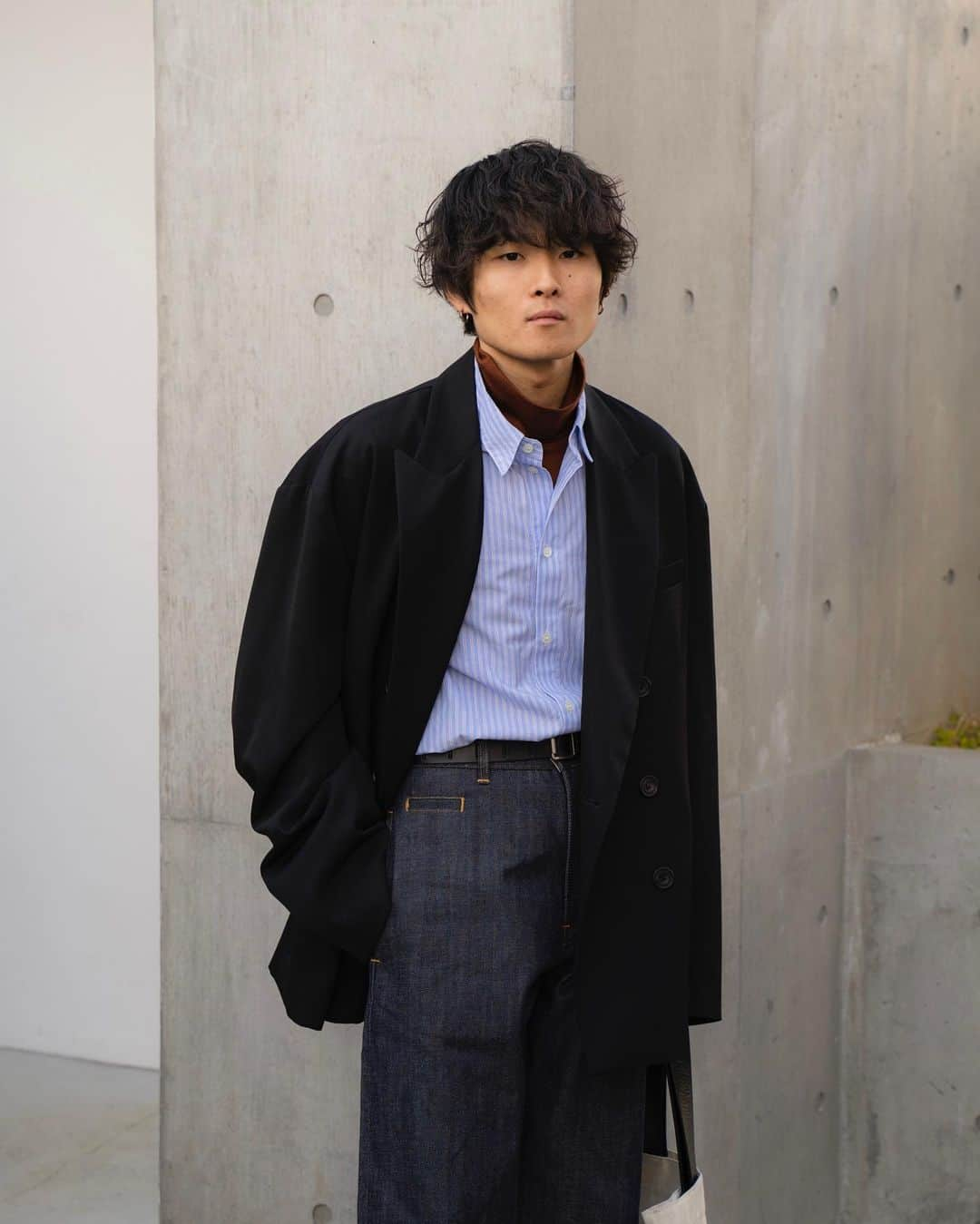 Ryoさんのインスタグラム写真 - (RyoInstagram)「ㅤㅤㅤㅤㅤㅤㅤㅤㅤㅤㅤㅤㅤ　 今日は、ジャケットスタイル🧥 デニムを合わせてカジュアルに👖 ㅤㅤㅤㅤㅤㅤㅤㅤㅤㅤㅤㅤㅤ jacket:#ssstein shirt:#ryotakashima tee:#yoketokyo pants:#studionicholson shoes:#leyuccas bag:#jilsander」2月11日 21時09分 - ryo__takashima