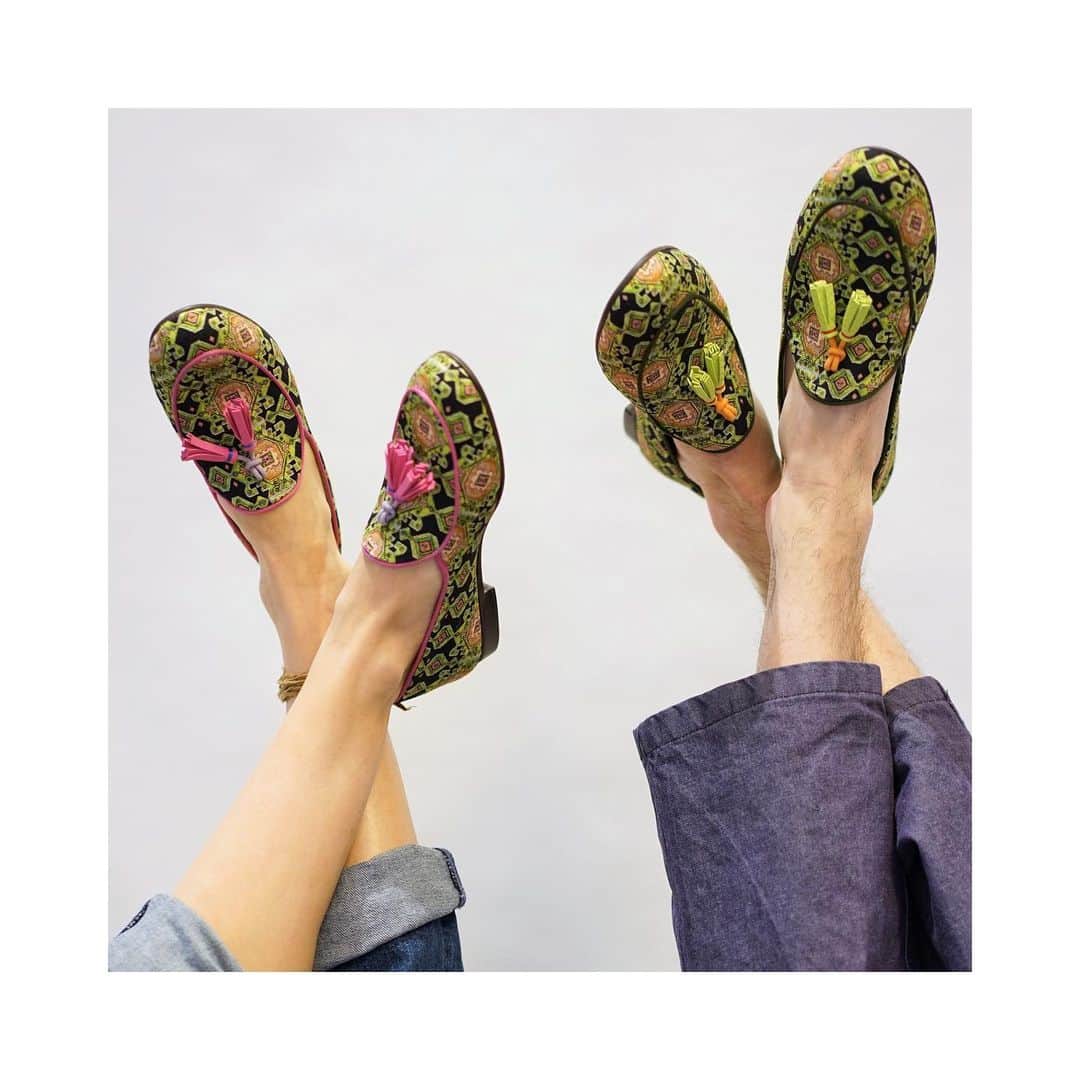 のインスタグラム：「Bien au chaud dans nos loafers avec leur semelle version hiver pour homme ou femme !  À découvrir sur notre site internet www.lacerisesurlechapeau.com ou dans notre Atelier-Boutique , 46 rue du cherche midi à Paris dans le 6ème.   #lacerisesurlechapeau #saintvalentin  #onestbienauchaud #chapeaux #putsomcolorsinyourlife」