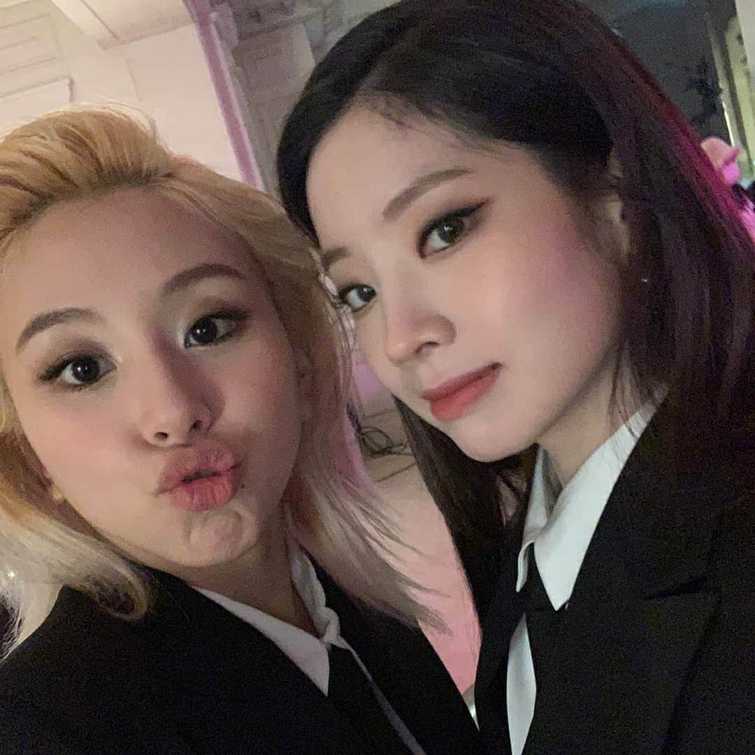 ダヒョンさんのインスタグラム写真 - (ダヒョンInstagram)「RESTREAM!!! DubChaeng Melody Project!!!   #Twice #Dahyun #KimDahyun #트와이스 #다현 #김다현 #ダヒョン  #トゥワイス#chaeyoung #dubchaeng #switchtome」2月11日 21時24分 - dahyun.news