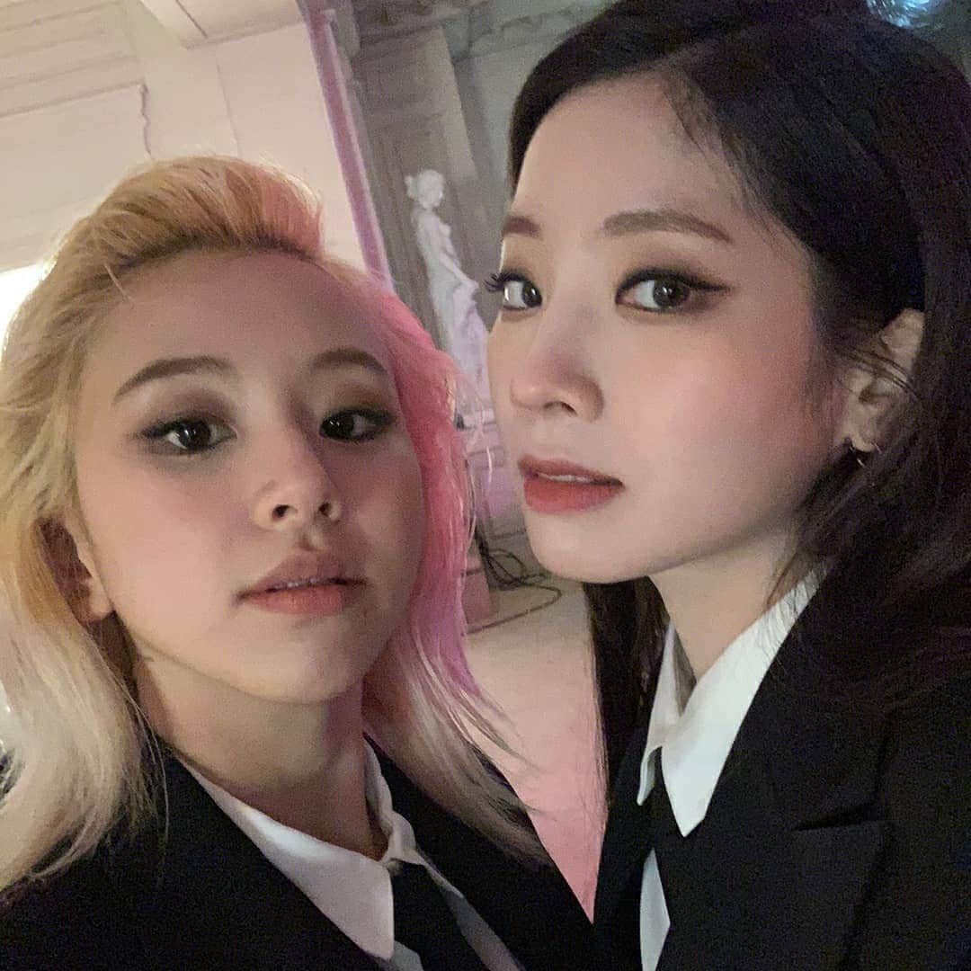 ダヒョンさんのインスタグラム写真 - (ダヒョンInstagram)「RESTREAM!!! DubChaeng Melody Project!!!   #Twice #Dahyun #KimDahyun #트와이스 #다현 #김다현 #ダヒョン  #トゥワイス#chaeyoung #dubchaeng #switchtome」2月11日 21時24分 - dahyun.news