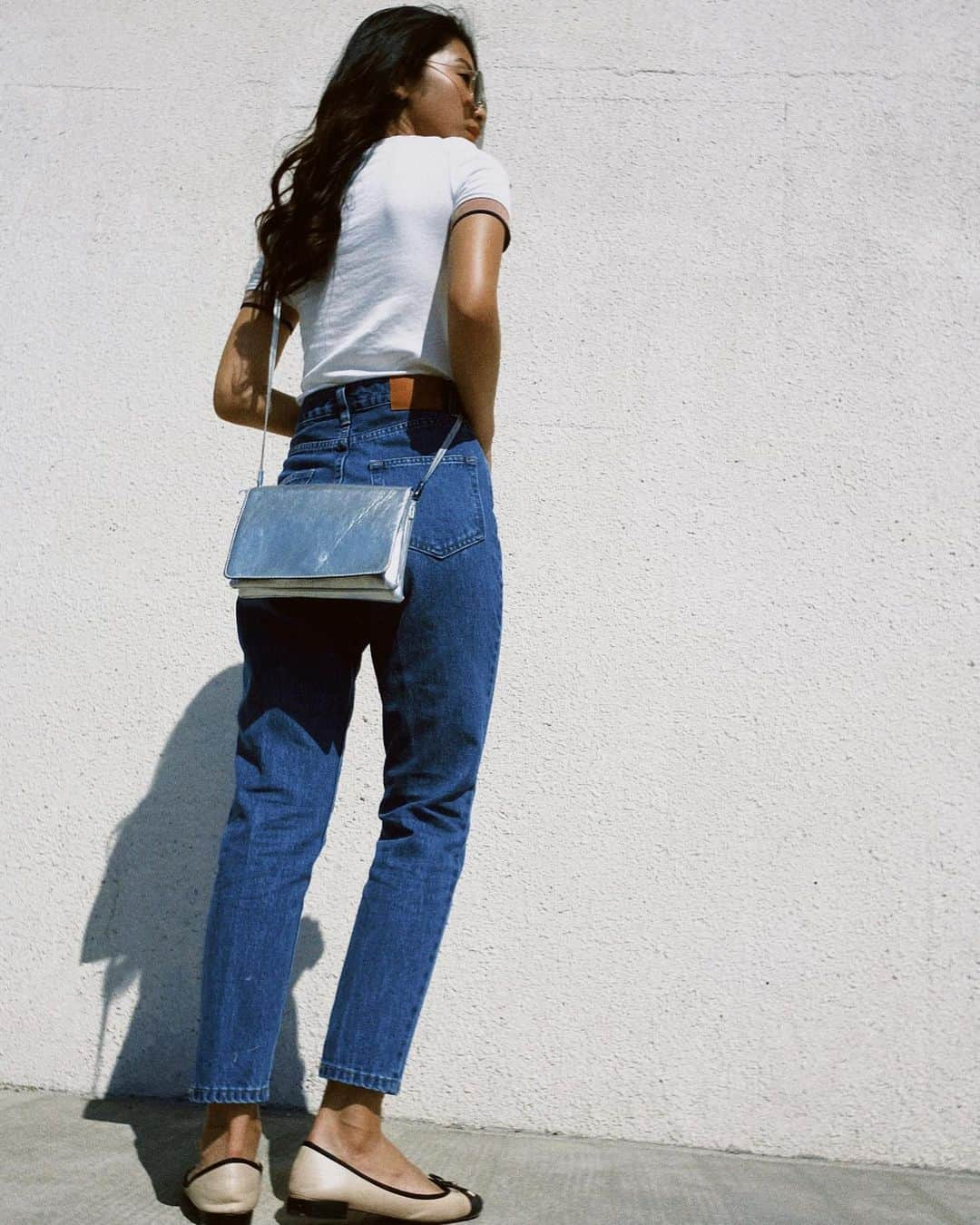 恵里花のインスタグラム：「#過去pic 📸﻿ ﻿ 大好きなデニム達👖﻿ 今は履けなくて恋しいよ🥺💙﻿  #tbt #ootd #vintagevibes」