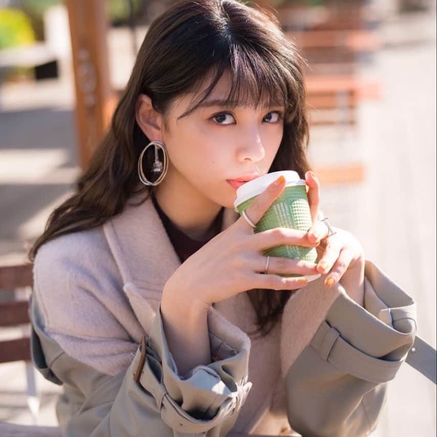 田中美麗さんのインスタグラム写真 - (田中美麗Instagram)「カフェタイム☕️ * * 今日寒かったねぇ〜。今日もか 寒さには慣れたつもりだったんだけどな そういえば、最近 コーヒーに小さいマシュマロ入れるのにハマってる 意外と美味しい、甘いのそこまで得意じゃないけど(^^; * * * photo by TAKASHI SHIMIZU Styling Akihiko Nemoto Hair&make Ayumi  Nakaitsu * * #photography #photo #followｍe #flowers #camera #bestjapanpics #good_portraits_world #照片 #相机 #포토그래퍼 #cafe #coffee #田中美麗」2月11日 21時20分 - mirei_tanaka_