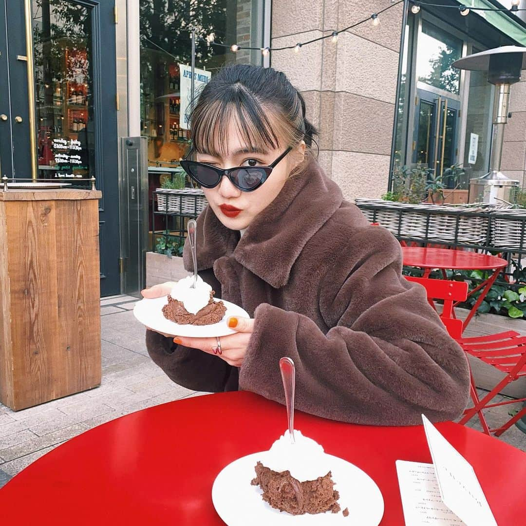 河崎みーなさんのインスタグラム写真 - (河崎みーなInstagram)「ずっと行ってみたかった Chocolate mousseが人気のbuvettetokyo🍫🍴🤎  ちょっと早めのHappy Valentineでした🤎 . .」2月11日 21時47分 - minakawasaki