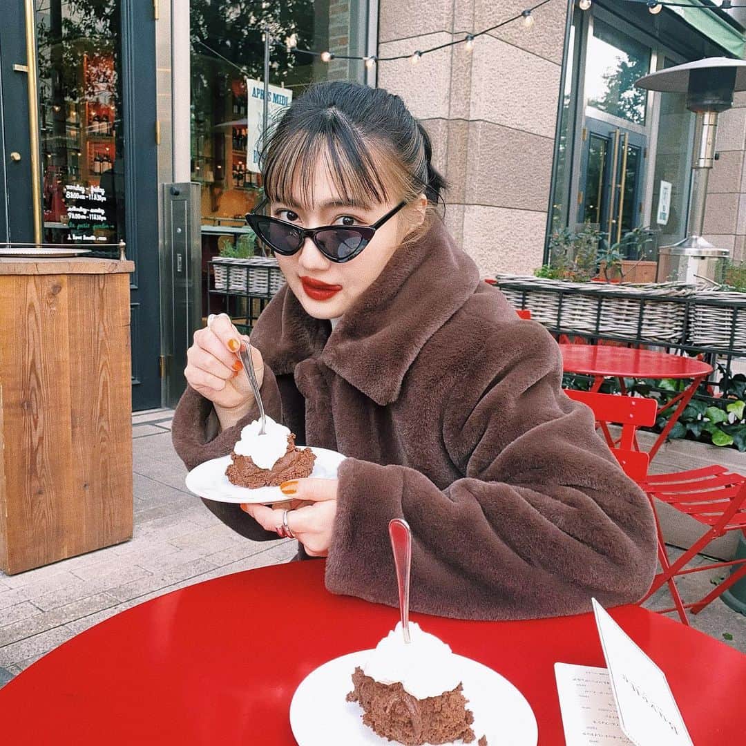 河崎みーなのインスタグラム：「ずっと行ってみたかった Chocolate mousseが人気のbuvettetokyo🍫🍴🤎  ちょっと早めのHappy Valentineでした🤎 . .」