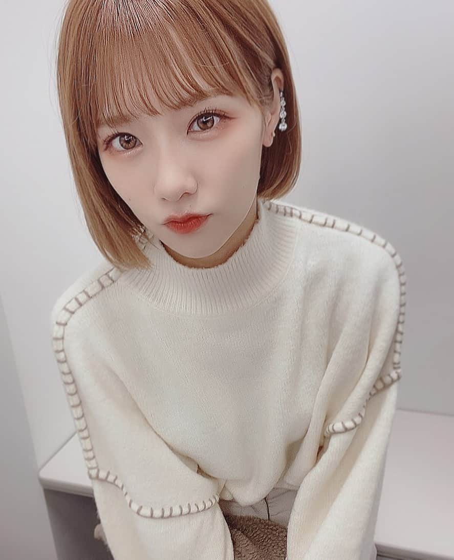 のインスタグラム：「冬は白が映えますな🤍」