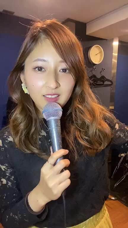 岡田彩花のインスタグラム：「#弾き語りライブ」