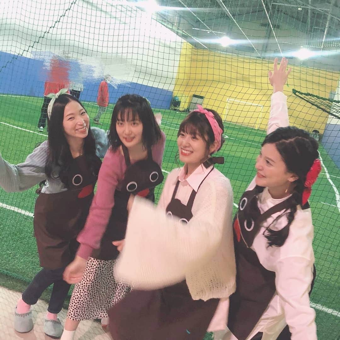 鶴あいかさんのインスタグラム写真 - (鶴あいかInstagram)「山ガールの雪ちゃん(@xx_snow_oo )・かなひょん(@hayashi_kanak0 )・マッキー(@masaki_hiradate )と✨ もうだいぶ前の写真で、最近は対策の関係で会えてないから寂しいです。  TVerで ABCテレビ「ザキ山小屋」　 「モルックをこよなく愛する御一行様」 2/13まで配信中です✨  モルック初体験でしたが想像以上に面白かった～✨やってみないと分かんないもんだ🎶  #ザキ山小屋 #ザキ山小屋別館 #山崎弘也 さん #塚地武雅 さん #TVer #モルックをこよなく愛する御一行様　 #山ガール #有沢雪 #林加奈子 #平舘真生 #女優 #モデル #過去pic #鶴あいか」2月11日 22時04分 - tsuru_aika