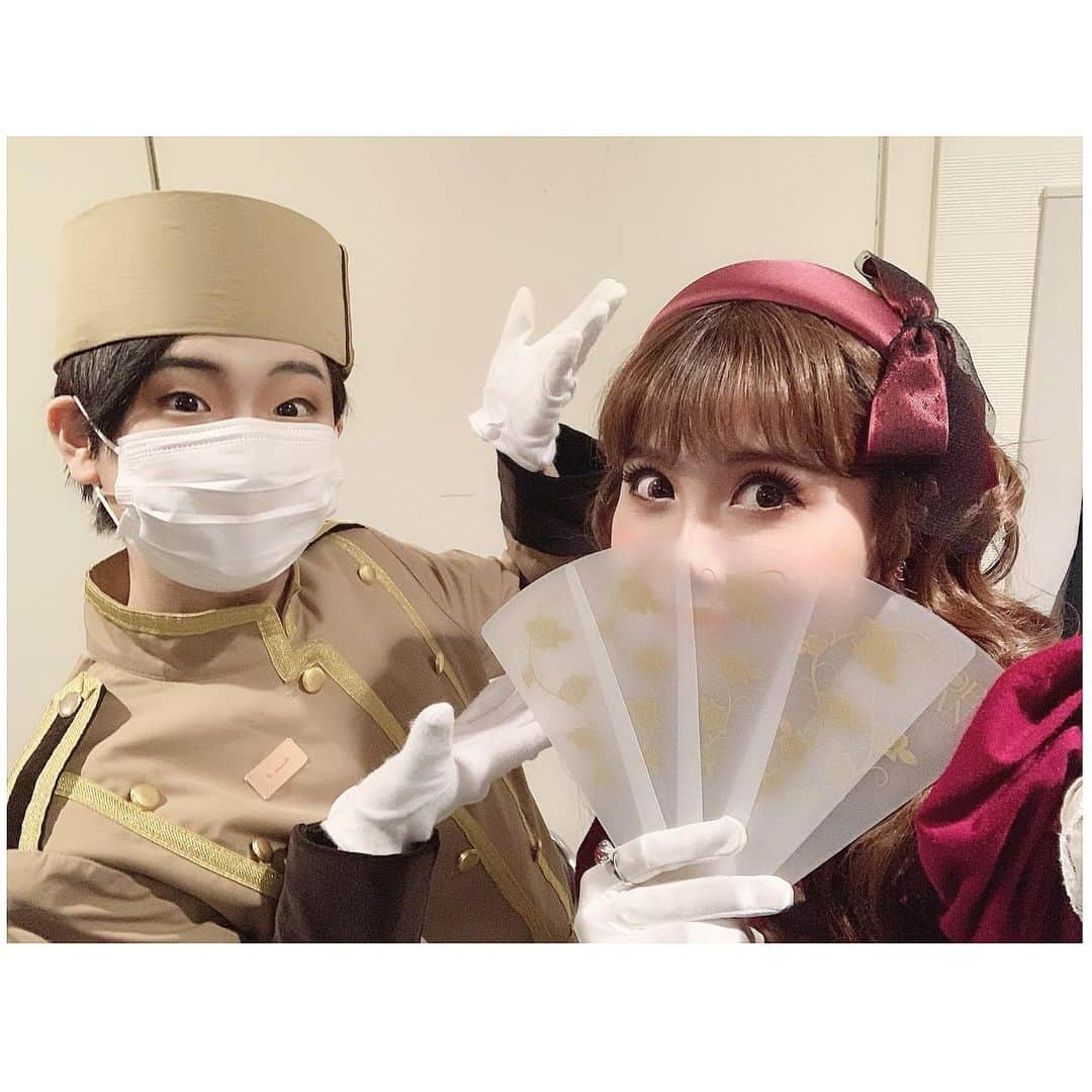 姫歌ひな乃さんのインスタグラム写真 - (姫歌ひな乃Instagram)「やまとが私のマーゴットを可愛く書いてくれました🥰  才能溢れるやまと、、尊敬してるし大好きっ☺️✨  宝物にしますっ。  もう待受にもしたんだ😝  ありがとう、やまと😊😊😊  トワイライト家で雇ってあげるよっ🤫🎀🎀  マーゴット❤️  幕開きでやまとと組んでるからみつけてねっ✨  #ポーの一族 #マーゴット #吉田倭大」2月11日 22時06分 - hitomi_tomashino