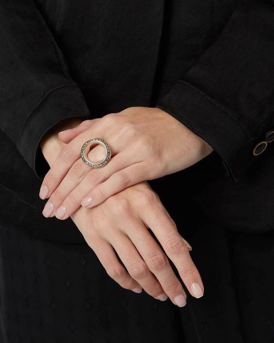 レクレルールのインスタグラム：「ROSA MARIA ♢ #1: FIDJI silver and yellow diamonds ring #2: VITA aged silver and diamonds ring #3: INDRA silver and diamonds ring #4: ROBERTA silver and icy diamonds ring #5: BASKAR silver and Icy grey diamonds ring  #Leclaireur #LeclaireurBoissy #rosamaria #handmade #jewelry #valentineday」