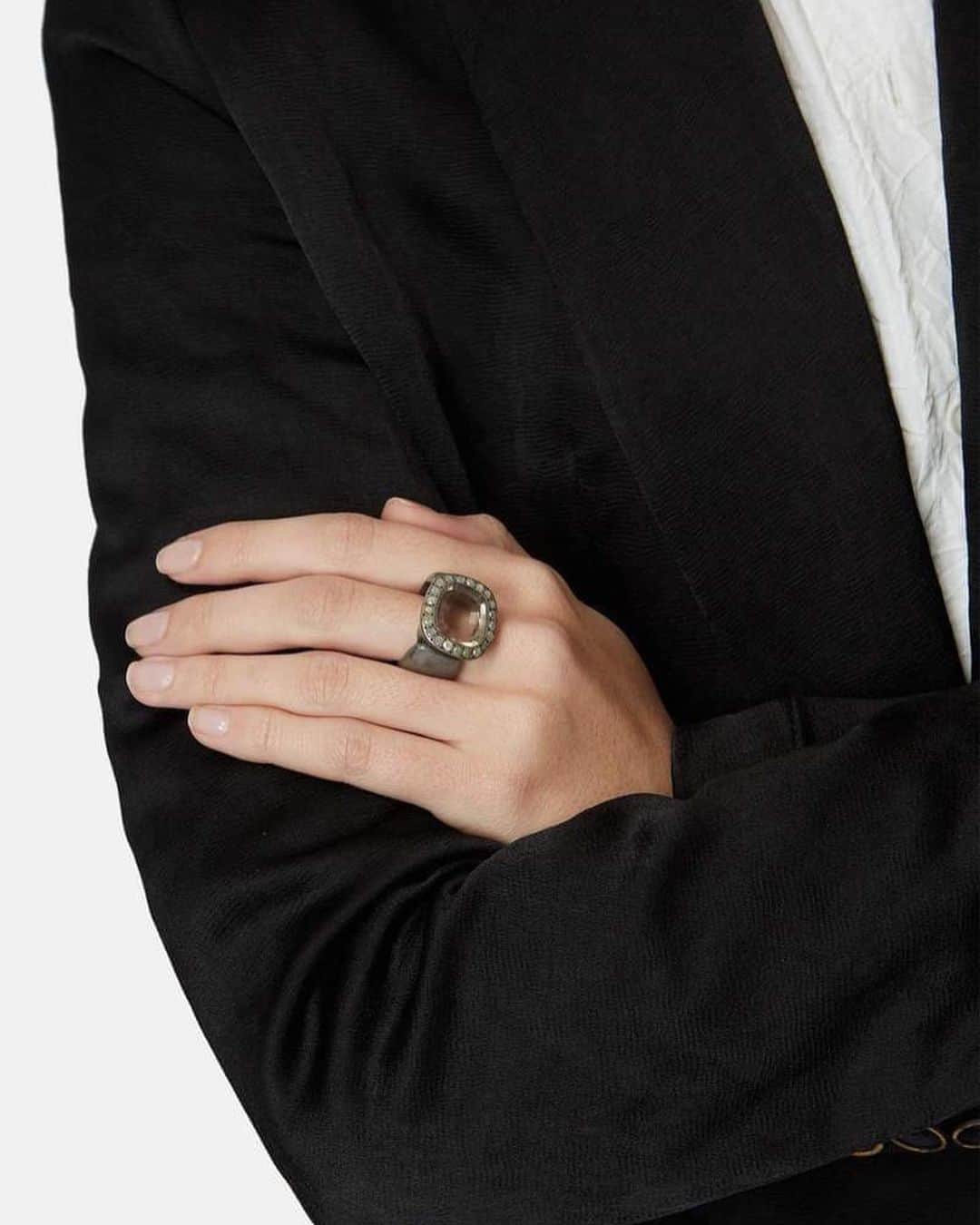 レクレルールさんのインスタグラム写真 - (レクレルールInstagram)「ROSA MARIA ♢ #1: FIDJI silver and yellow diamonds ring #2: VITA aged silver and diamonds ring #3: INDRA silver and diamonds ring #4: ROBERTA silver and icy diamonds ring #5: BASKAR silver and Icy grey diamonds ring  #Leclaireur #LeclaireurBoissy #rosamaria #handmade #jewelry #valentineday」2月11日 22時16分 - leclaireur