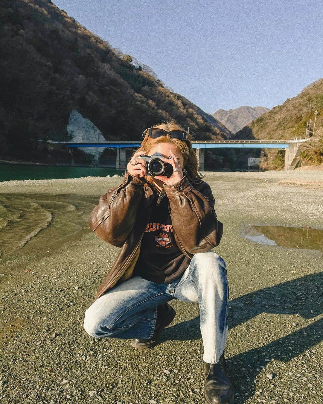 yuikoのインスタグラム：「おかんが昔使ってたフィルムカメラ受け継いだ大事に使お📸」