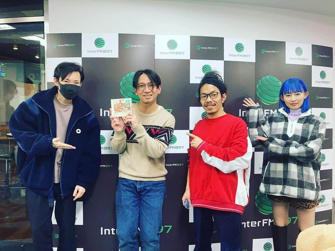 佐藤満春（どきどきキャンプ）のインスタグラム：「私が構成兼DJを担当する InterFM897「佐藤満春のジャマしないラジオ」 ゲストにAwesome City Clubがきてくれました！最高だなあ。 ニューアルバムも皆さんのお話も素晴らしかった！  #AwesomeCityClub #ジャマラジ897」