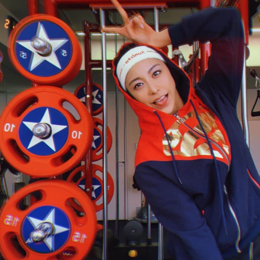 池田ゆりのインスタグラム：「ちょうど服とgymがぴったり✌️✨  @marvel  @marvelstudios   #marvel #gym #fitness #女性トレーナー　#bodymake #sunista #ヘアバンド #スーパーマン #instagood #トレーニング #恵比寿 #パーソナルジム #恵比寿パーソナルジム」