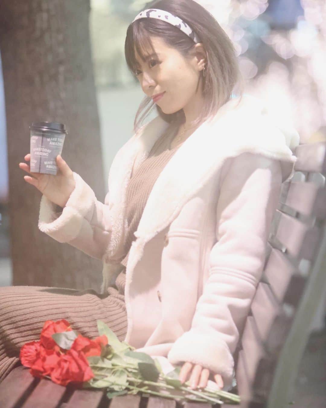 及川愛未のインスタグラム：「@hahilife さん📸 #shooting #撮影 #リクエスト撮影 #撮影会 #イルミネーション #夜景 #商用撮影 #写真展 #宣材写真 #プロカメラマン #丸ノ内 #東京駅 #サロンモデル #ブライダル #ウェディングモデル  #ポートレートしま専科  #ポートレート  #photography  #写真  #写真好きな人と繋がりたい  #写真撮るの好き人と繋がりたい  #portraitmodel #portrait  #東京カメラ部  #カメラマン募集  #ファインダー #ファインダー越しの私の世界  #followme ‪ ‬#valentine #rose」