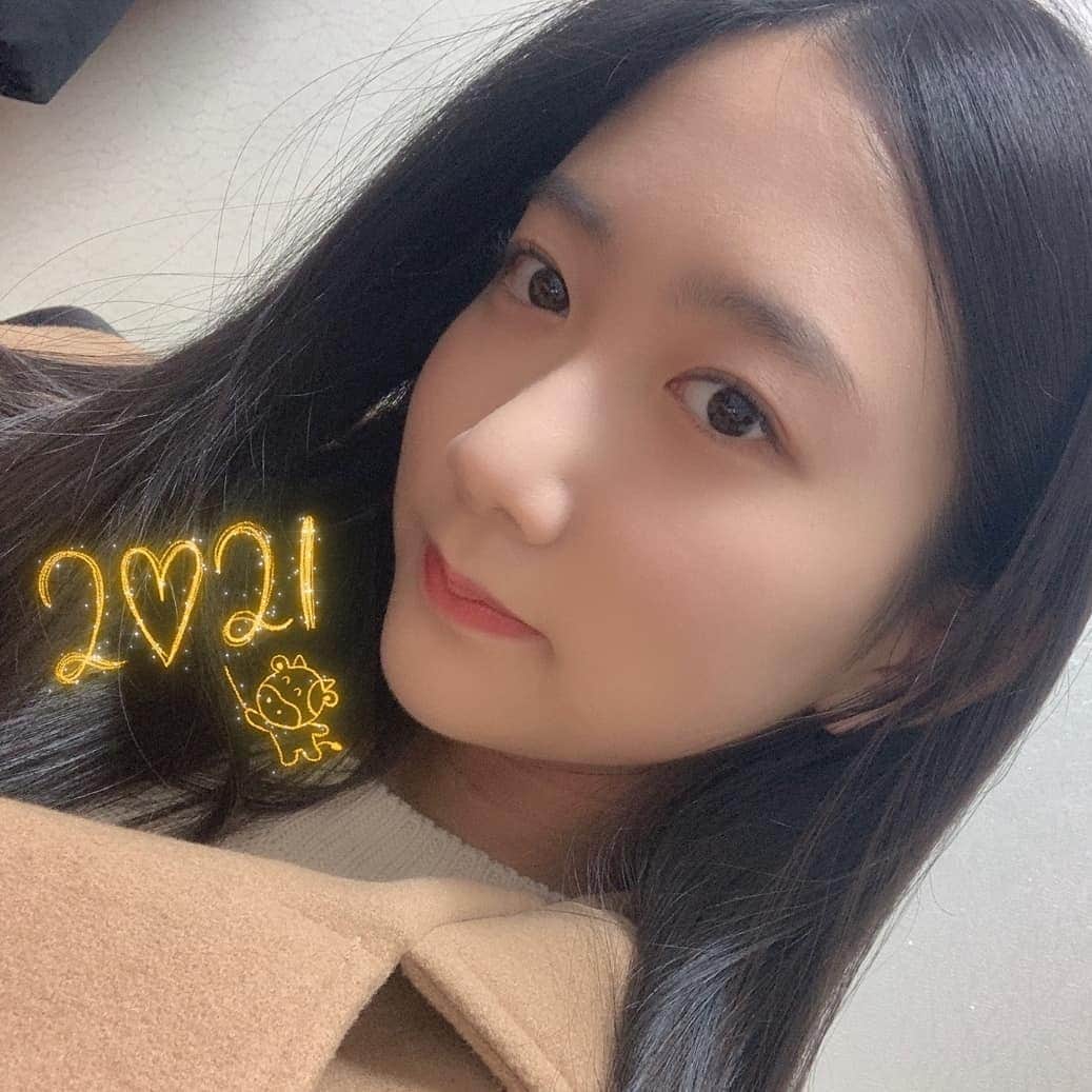 イ・チェミのインスタグラム：「#새해복많이받으세요 🙇‍♀️」